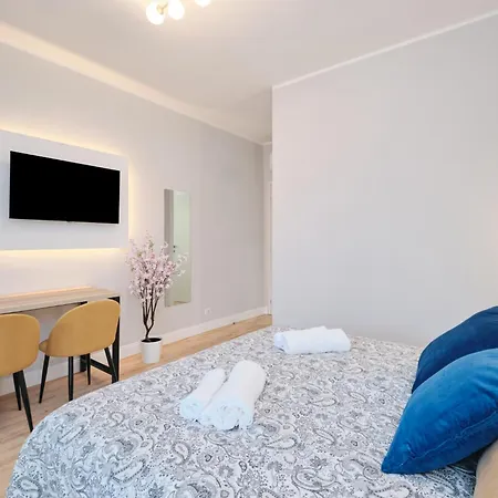 Con Bagno Privato, Balcone, Parcheggio Gratis, 20 Min Dal Colosseo منزل للإقامة *