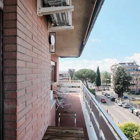 Con Bagno Privato, Balcone, Parcheggio Gratis, 20 Min Dal Colosseo *