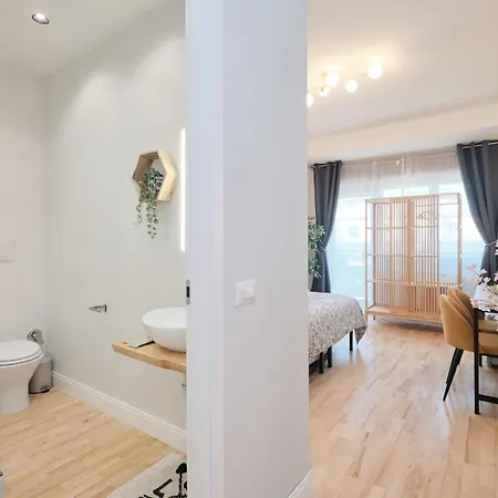Con Bagno Privato, Balcone, Parcheggio Gratis, 20 Min Dal Colosseo Quarto em Acomodações Particulares